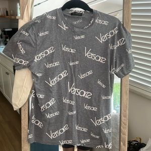Men’s Versace t shirt size medium